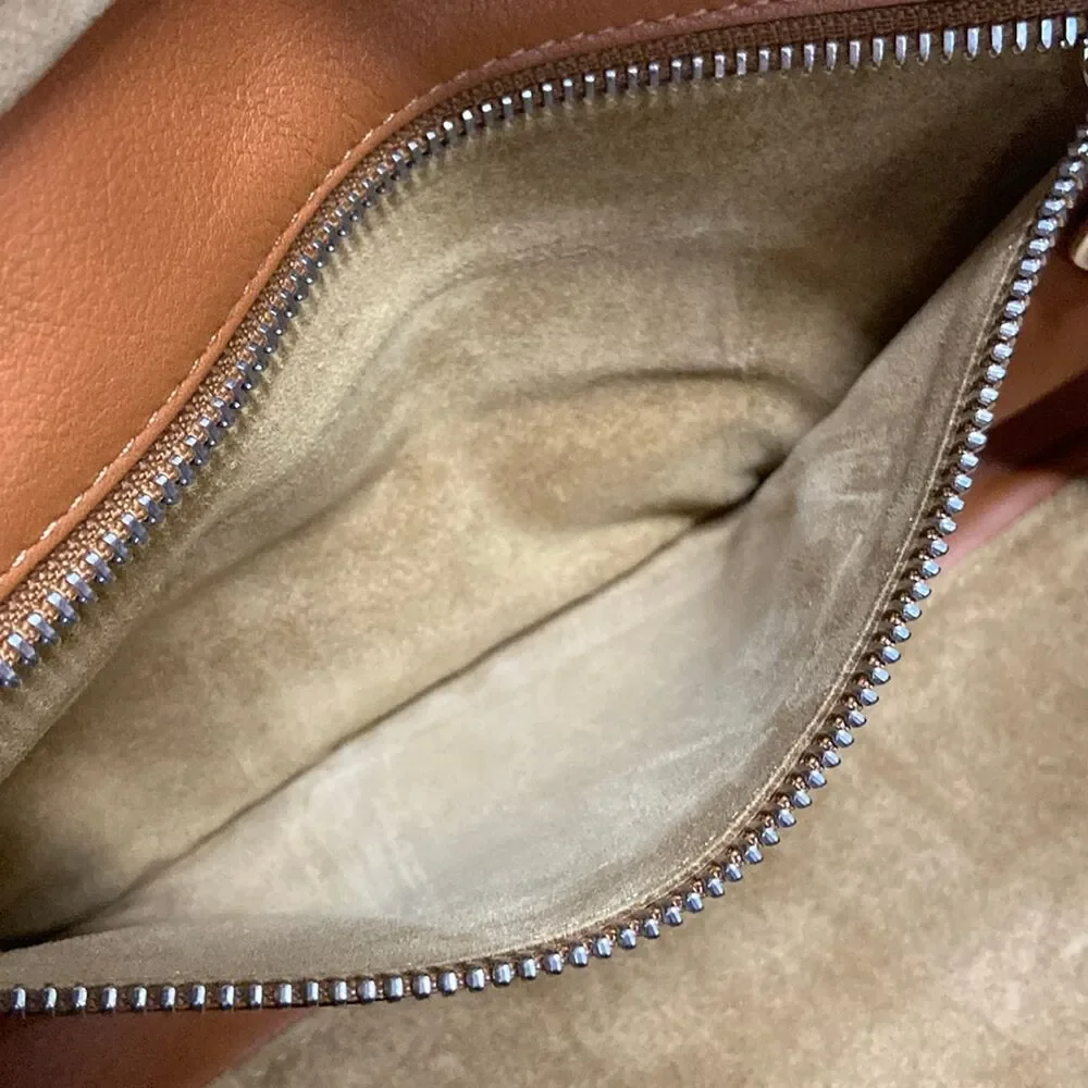Loewe amazona 28